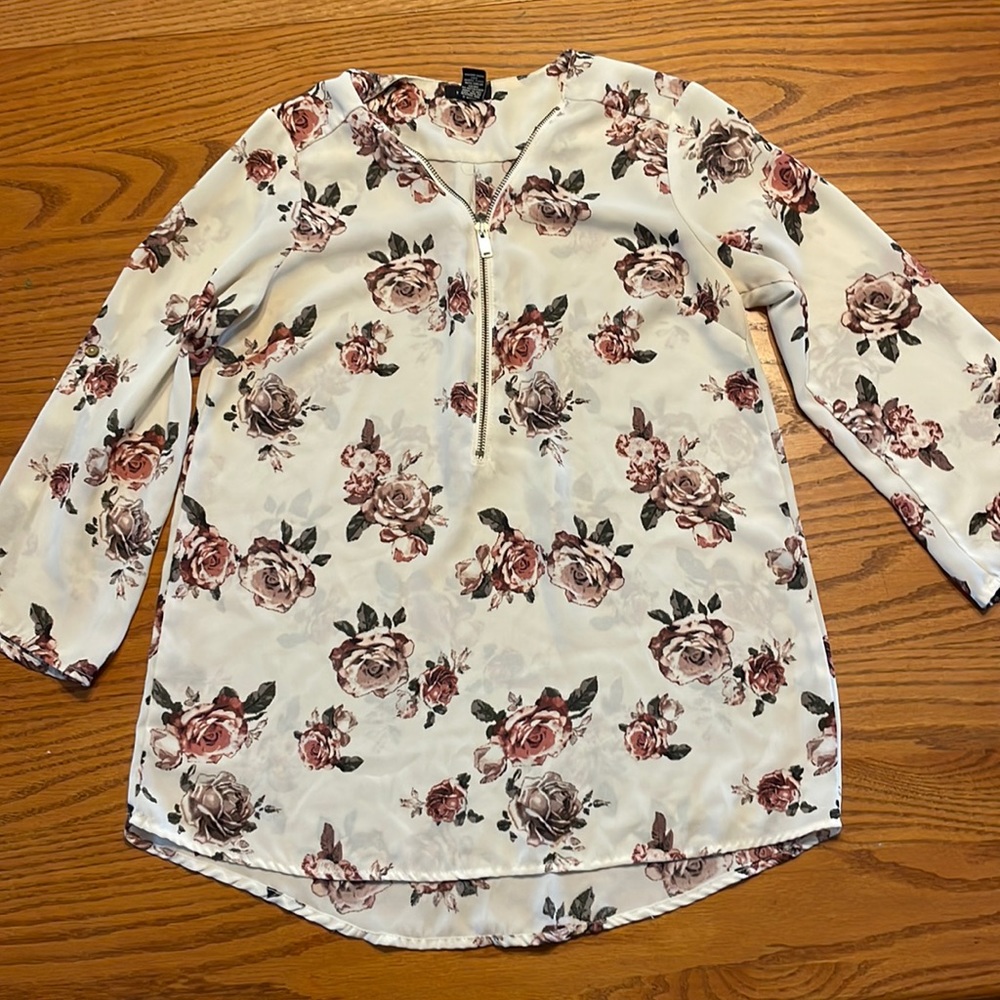 Rue 21 Flower 3/4 sleeve shirt